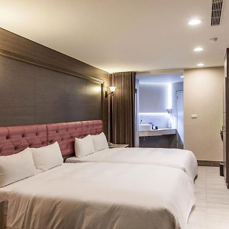 Maple Hotel Second Branch Tainan Buitenkant foto