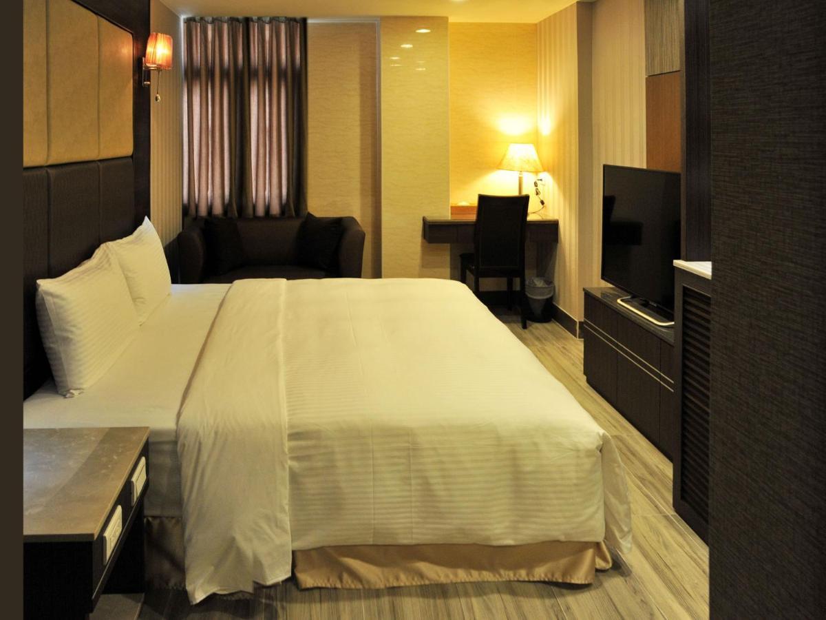 Maple Hotel Second Branch Tainan Buitenkant foto