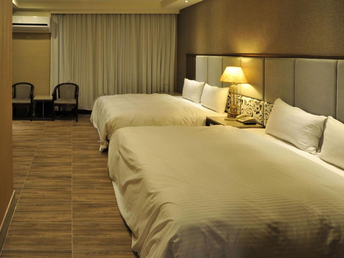 Maple Hotel Second Branch Tainan Buitenkant foto